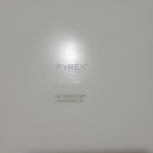 Vintage Made in England PYREX Casserole Dish Brown Floral Vine Pattern - Picture 8 of 9